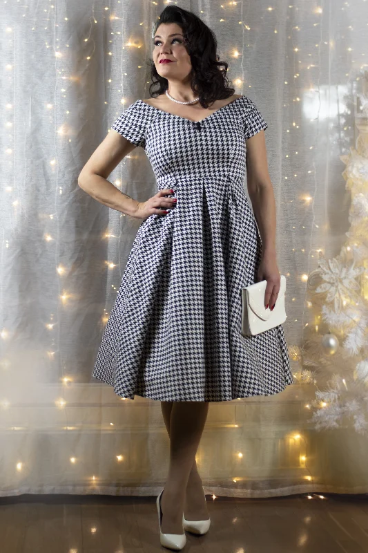 Lily Houndstooth Sleeved Full Circle Dress in Black/White